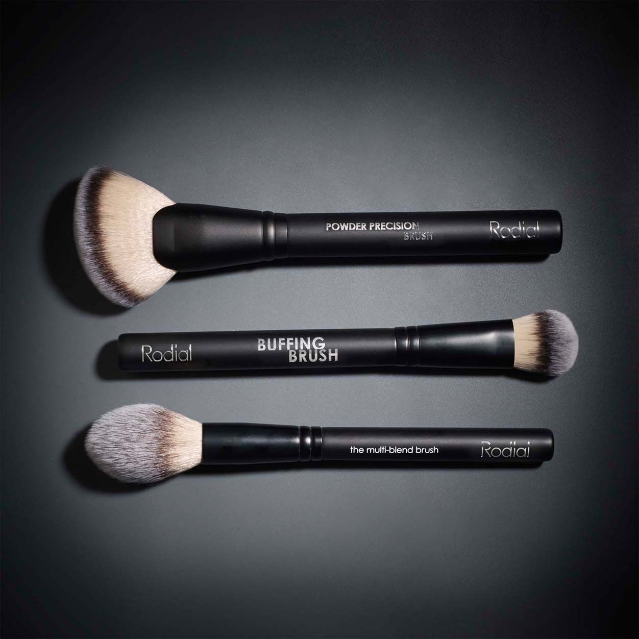 Rodial The Multi-Blend Brush 12 - Pennello Make-up Viso - Image 3